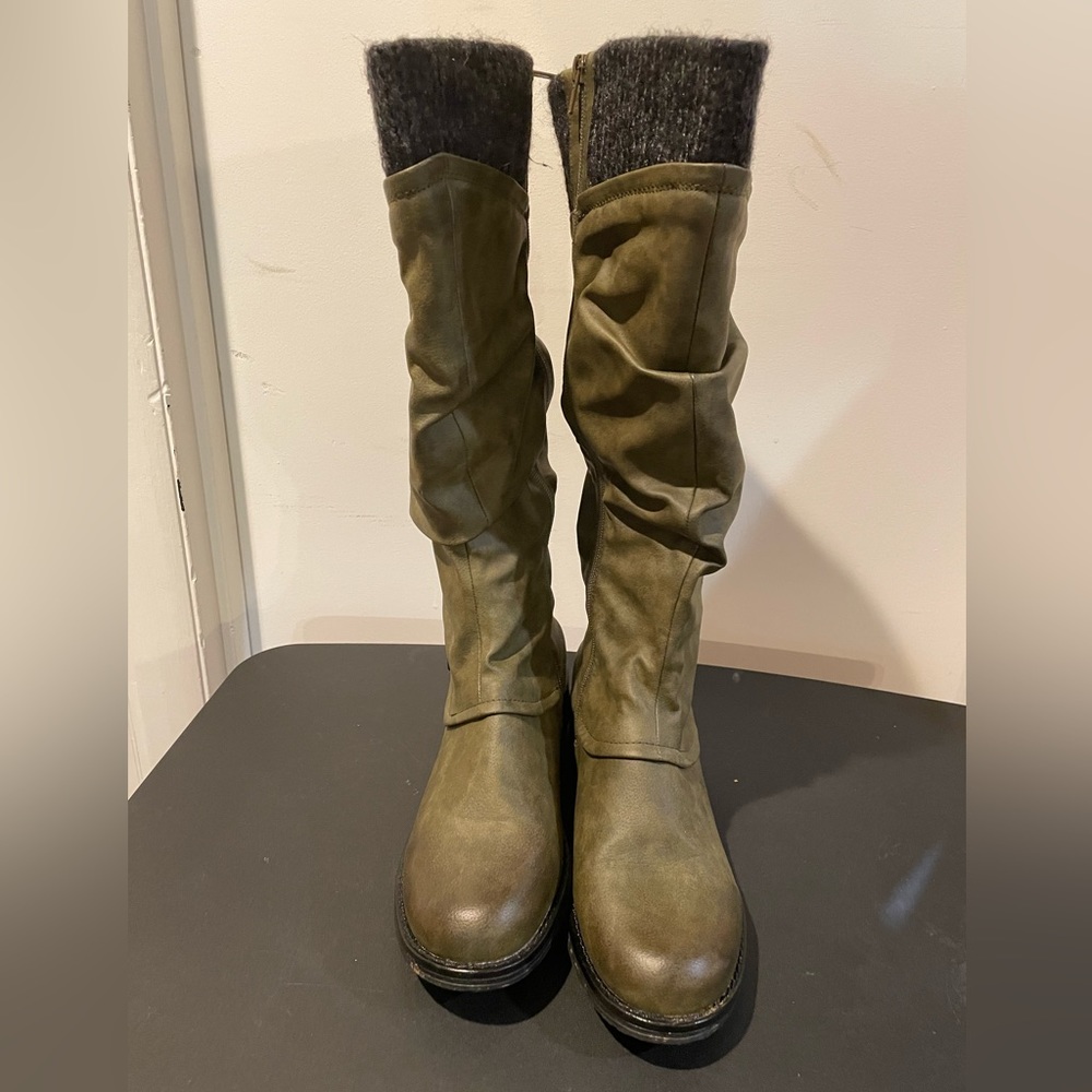 MukLuks Olive Green Boots - Size 11